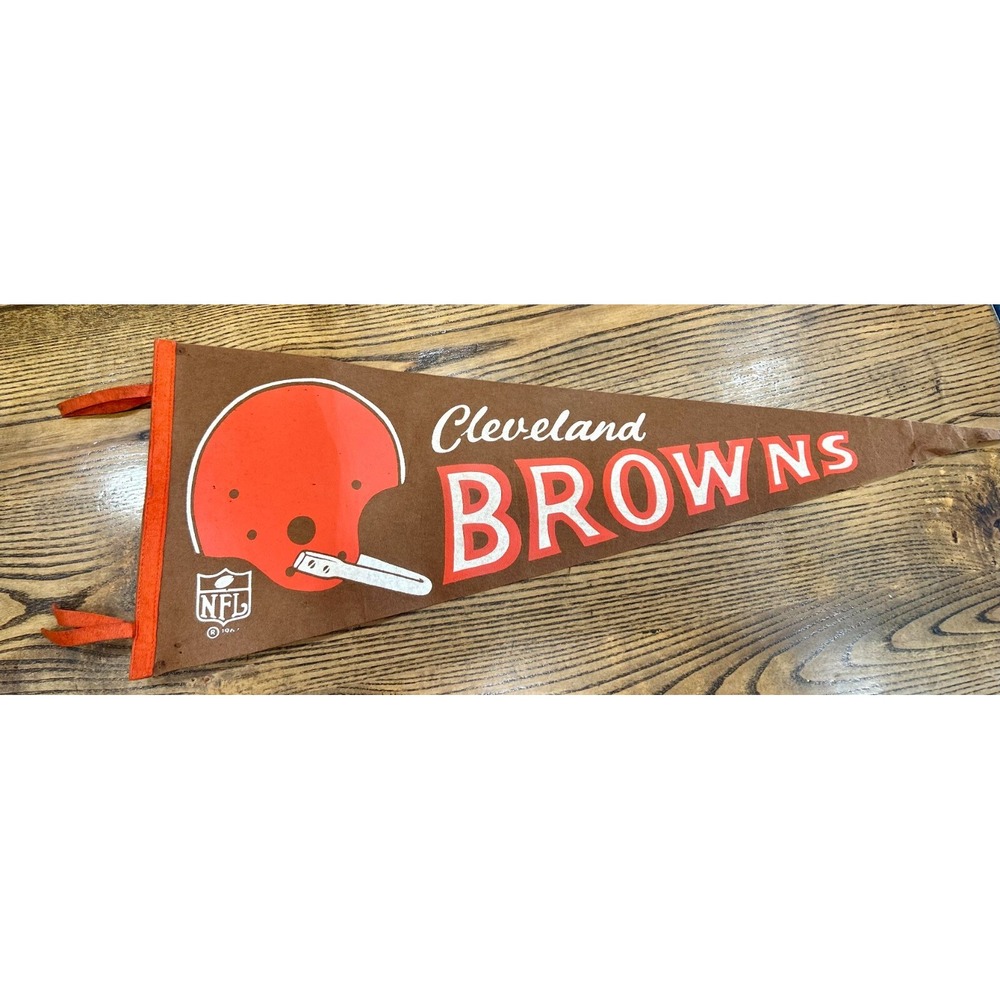 Vintage 1967 CLEVELAND BROWNS Football Full Size Felt Pennant Single Bar Helmet